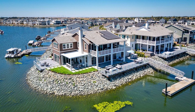 Waterfront Bethel Island Villa w/ Resort Amenities