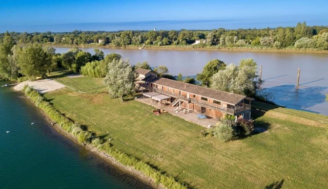 Waterfront ★ Big house ★ Baurechinsolite