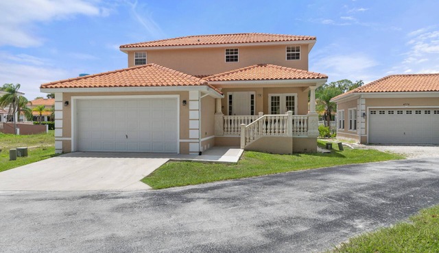 Waterfront! Boat dock available for rent, pet friendly, families welcome!