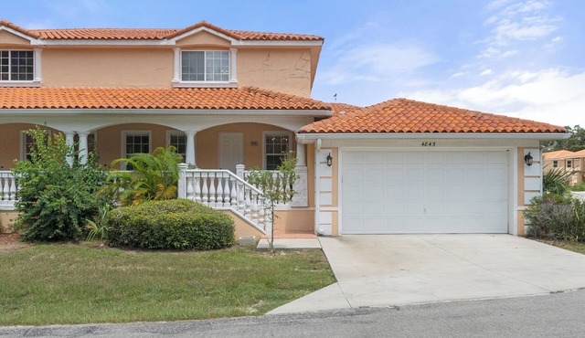 Waterfront! Boat dock available for, families welcome!