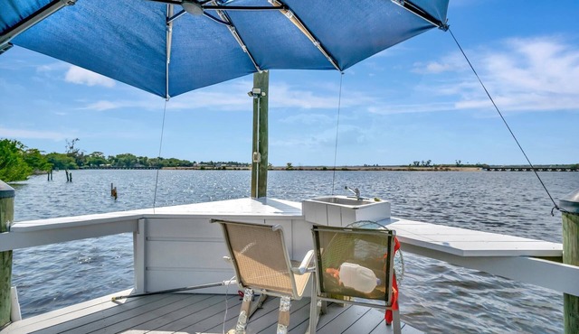 Waterfront Boat House Fort Myers, Dock & Pool