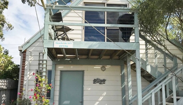 Waterfront - Brilliant Sunrise & Moonrise Views from your very comfy Queen Bed.