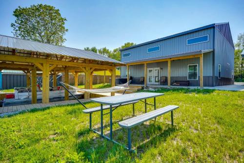 Waterfront Buckeye Lake Vacation Rental with Hot Tub