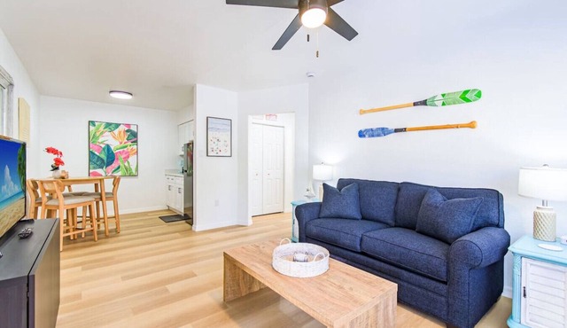 Waterfront Bungalow Oasis 2 Blocks to Beach