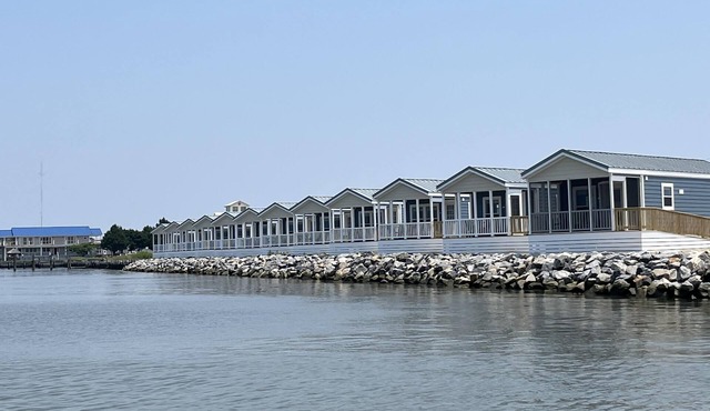 Waterfront Bungalow 2 on Chincoteague Bay (VA)! - Waterfront Bungalow with Two Bedrooms