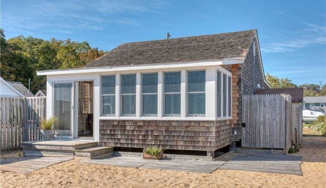 Waterfront Bungalow w/Private Beach on Peconic Bay