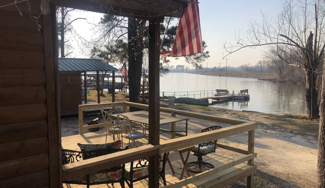 WATERFRONT CABIN #3 Lake Livingston, Onalaska, Texas