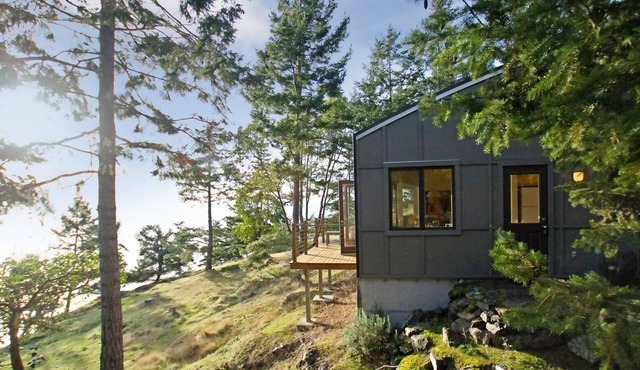 Waterfront Cabin! Adults Only (Whale Watch Point)