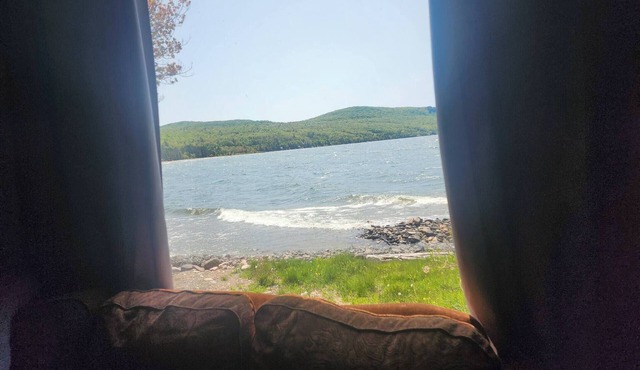 Waterfront Cabin on Lake Superior sleeps 7 plus ppl