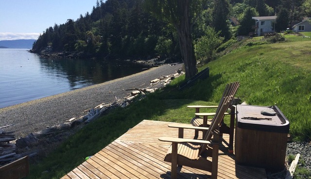 Waterfront Cabin Home with SPECTACULAR View! (*Seasonal solar pool)