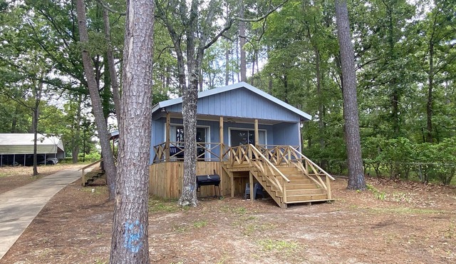 Waterfront Cabin in Pirates Cove