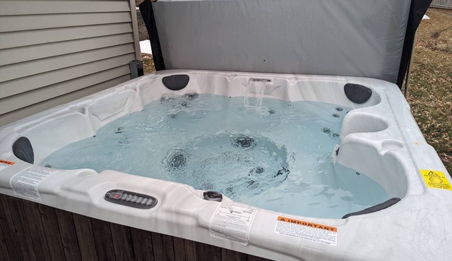 Waterfront Cabin in Siren on Clear Lake, Hot Tub, sandy shoreline & more.