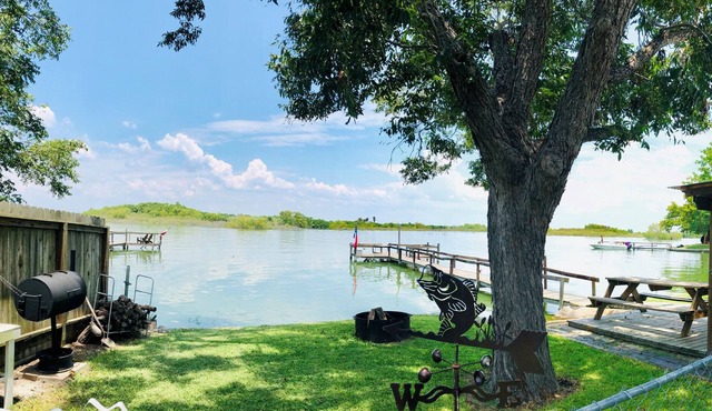 Waterfront Cabin near Lake Corpus Christi State Park