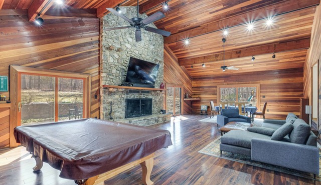 Waterfront Cabin on 32 Acres in Leesburg!