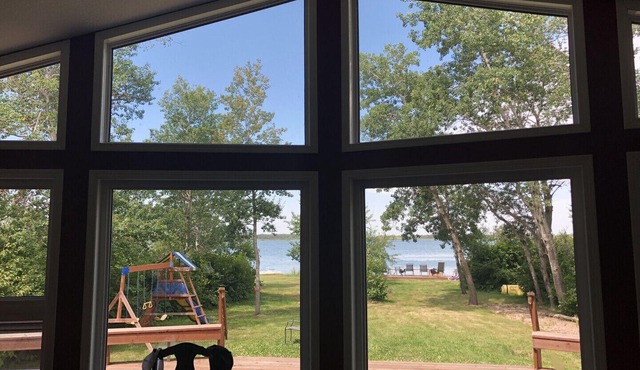 Waterfront Cabin on Shoal Lake MB