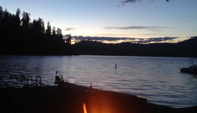 Waterfront Cabin on Cedar Bay at Deer Lake. Awesome!
