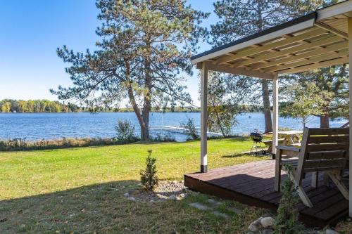 Waterfront Cabin On Full Rec Lake - Sleeps 6