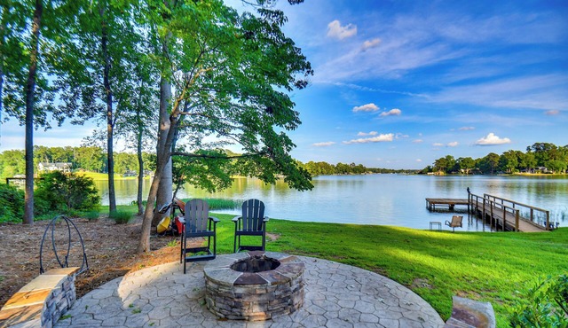 Waterfront Cabin on Lake Sinclair w/Private Dock!