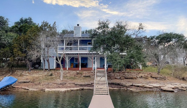Waterfront Cabin on Lake Buchanan with private dock