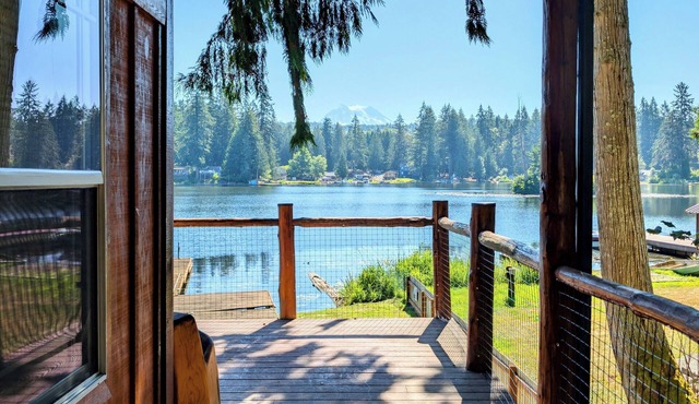 Waterfront Cabin on Lake Whitman