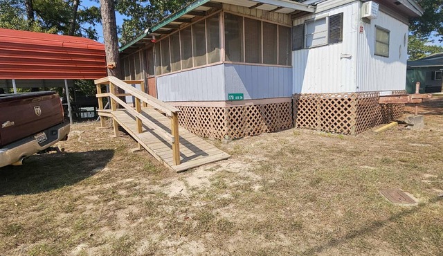 Waterfront Cabin on Toledo Bend Lake - minutes from the water.