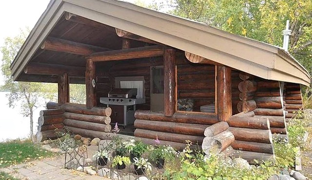 Waterfront Cabin Rental for a Lakeside Getaway in Kenai, Alaska