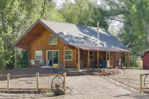 Waterfront Cabin w/Bighorn Mountain Views!
