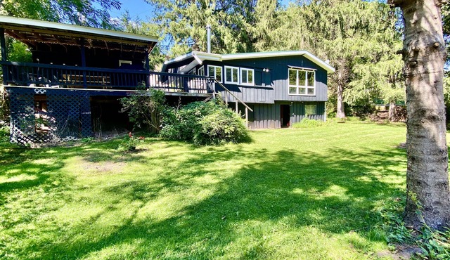 Waterfront Cabin Walkable to Everything!