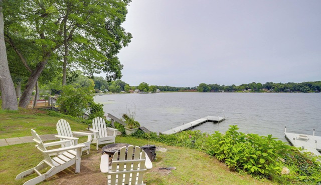 Waterfront Cable Lake Cabin w/Grill!