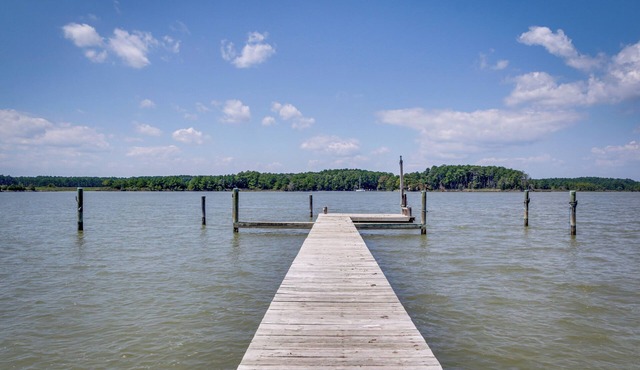 Waterfront Cambridge Gem w/Hot Tub, Pool & Dock!