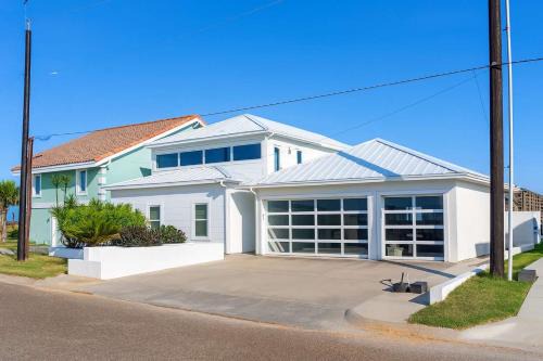 Waterfront Channel - Boat Slip - New Remodel