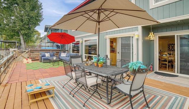 Waterfront Clear Lake Home w/Game Room & Deck!