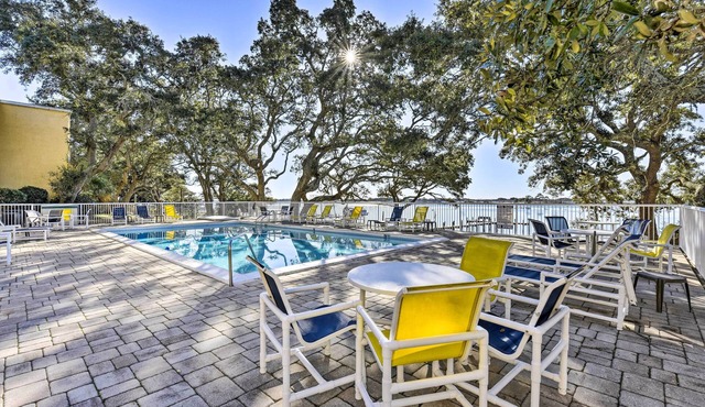 Waterfront Community w/Perks: Mary Esther Condo
