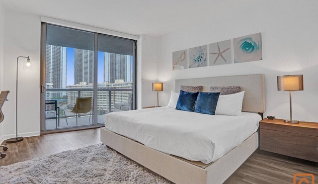 Waterfront Condo Pool Beach Service Ocean View 902