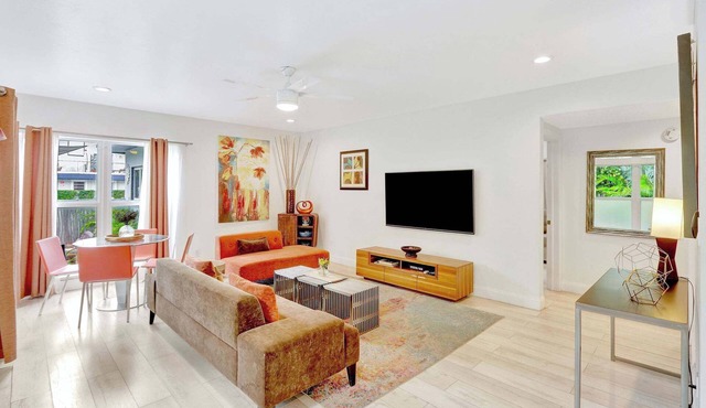 Waterfront Condo | Pool | Walk to Las Olas Beach