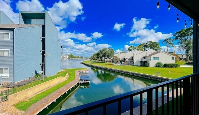 Waterfront Condo 🏖️ Gorgeous View🚤