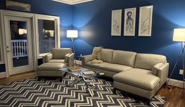 Waterfront condo. Walk to restaurants, and a short drive to beach, and Southport