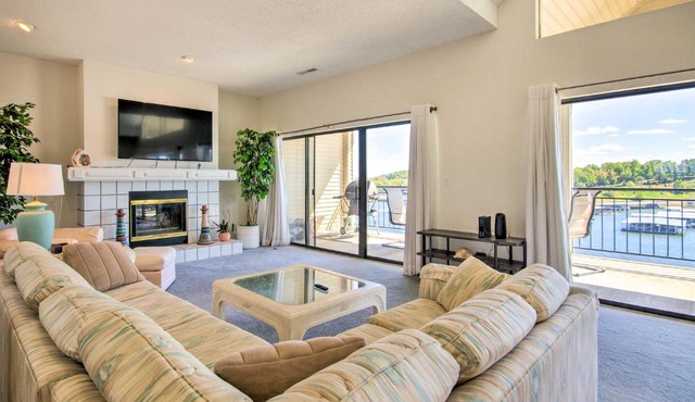 Waterfront Condo with Resort Perks in Lake Ozark!