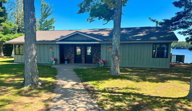 Waterfront condos with pools, athletic courts, game room, grills & fireplaces