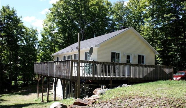 Waterfront Cottage Rental with in North Frontenac, Ontario, Canada