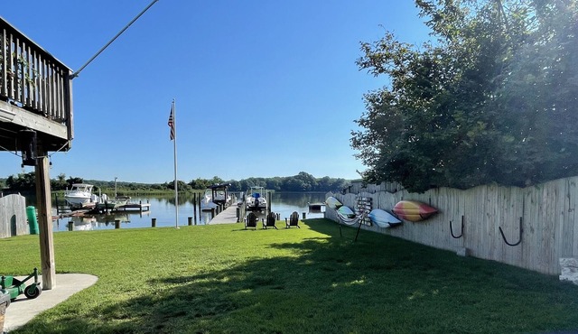 Waterfront cottage on the Chesapeake Bay located 5 minutes from two state parks.
