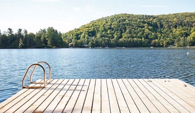 Waterfront Cottage 40min from Ottawa