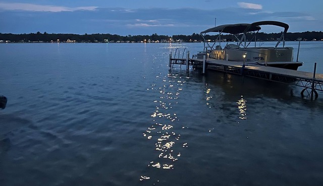 Waterfront Cottage on Beautiful 250 Acre Sport Sand Lake!