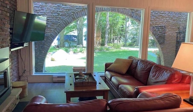 Waterfront Cottage | 1hr from Toronto