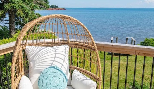 Waterfront Cottage beach access