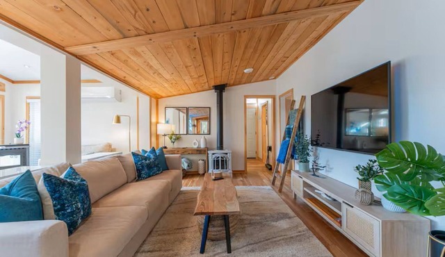 Waterfront Cottage Retreat | Private Dock + Kayaks