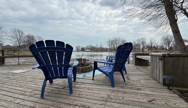 Waterfront Cottage | Creek, Dock & 5-Min Walk to Lake Erie & Wheatley Park