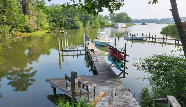 Waterfront cottage in Historic Urbanna, VA