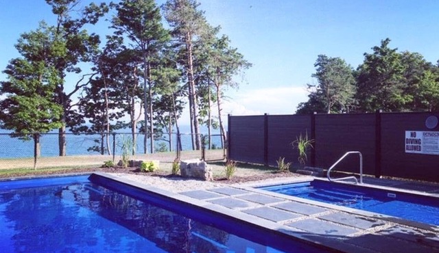 Waterfront Cottage near Niagara Wine Region - Pool, Hot Tub, Fire Pit