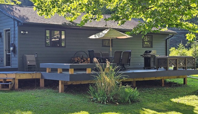 Waterfront Cottage on Big Pine Creek